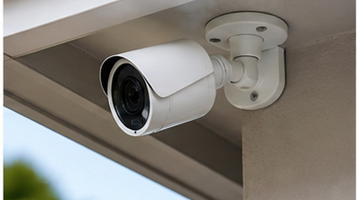 Telecamera IP installata su edificio